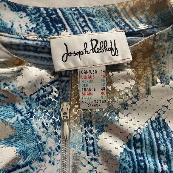 Ribkoff thin 3/4 ruched sleeve shiny blazer - Picture 9 of 9